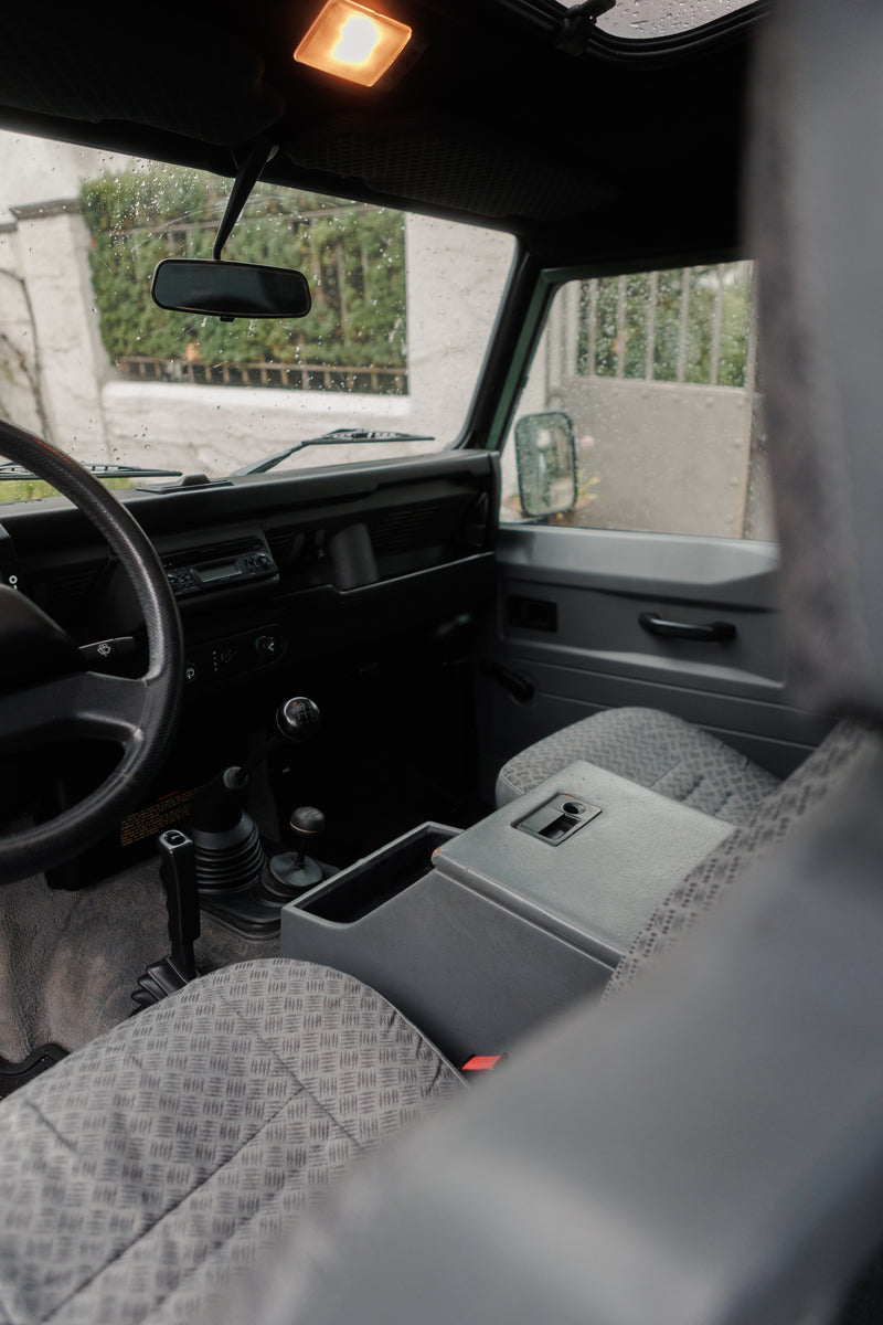 Euro 1999 Land Rover Defender 110 Td5 5-Speed Manual – 25 Dials