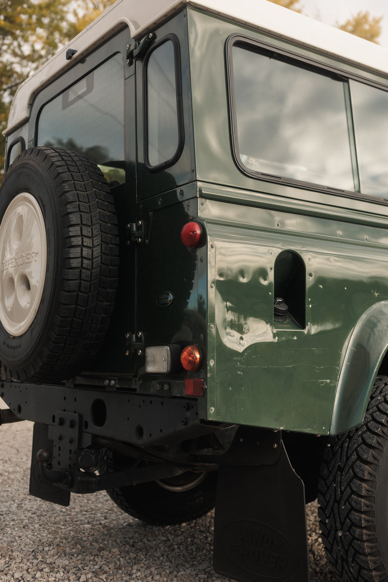 Euro 1999 Land Rover Defender 110 Td5 5-Speed Manual – 25 Dials