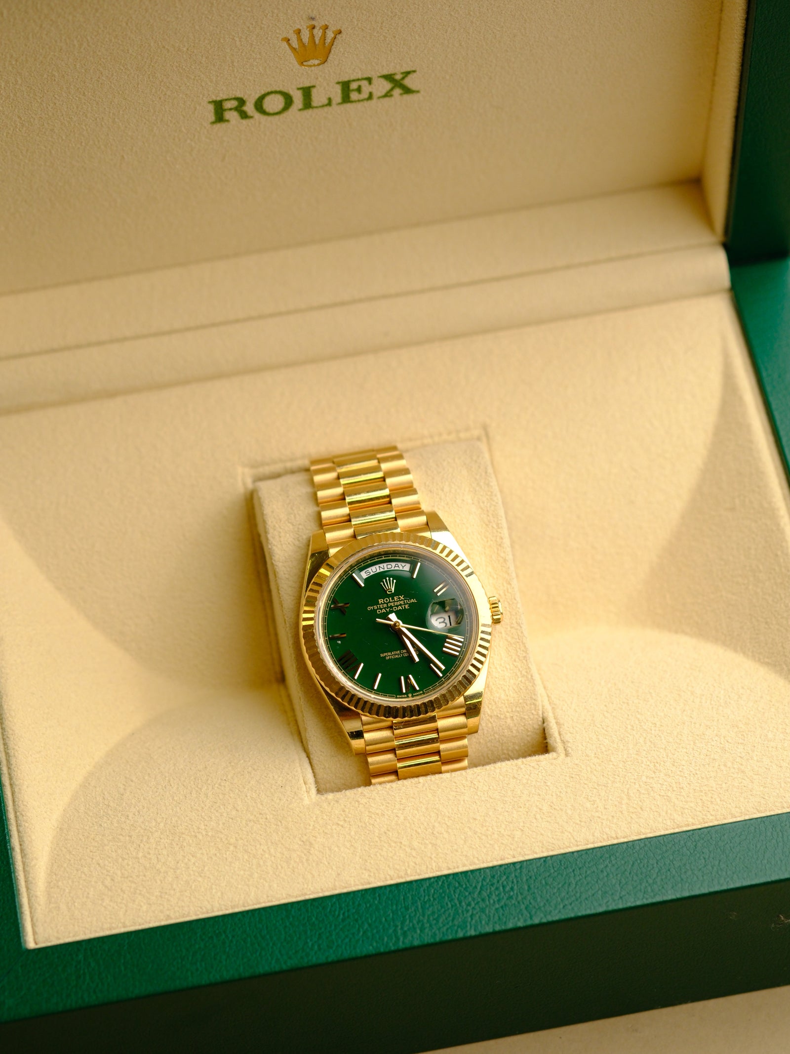 Rolex Day-Date 228238 Green Complete - 2023 – 25 Dials
