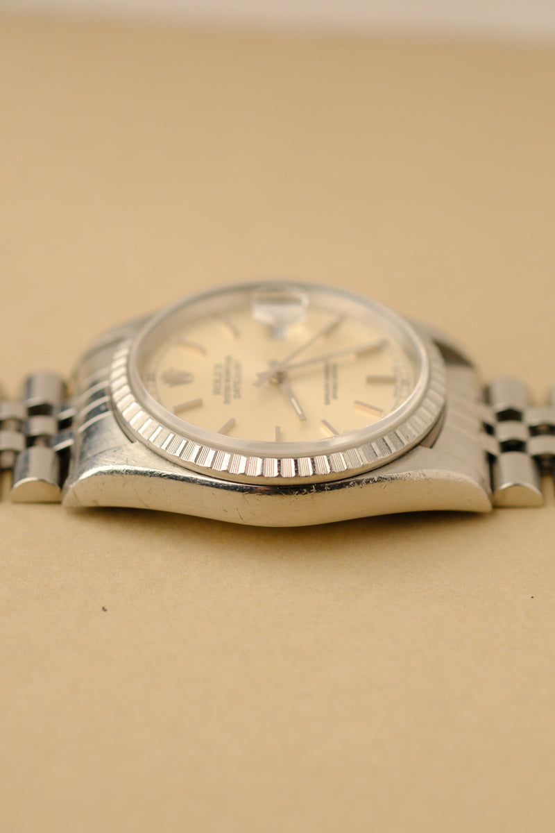Rolex Datejust 16220 Silver Dial w/Box & Booklets - 2002