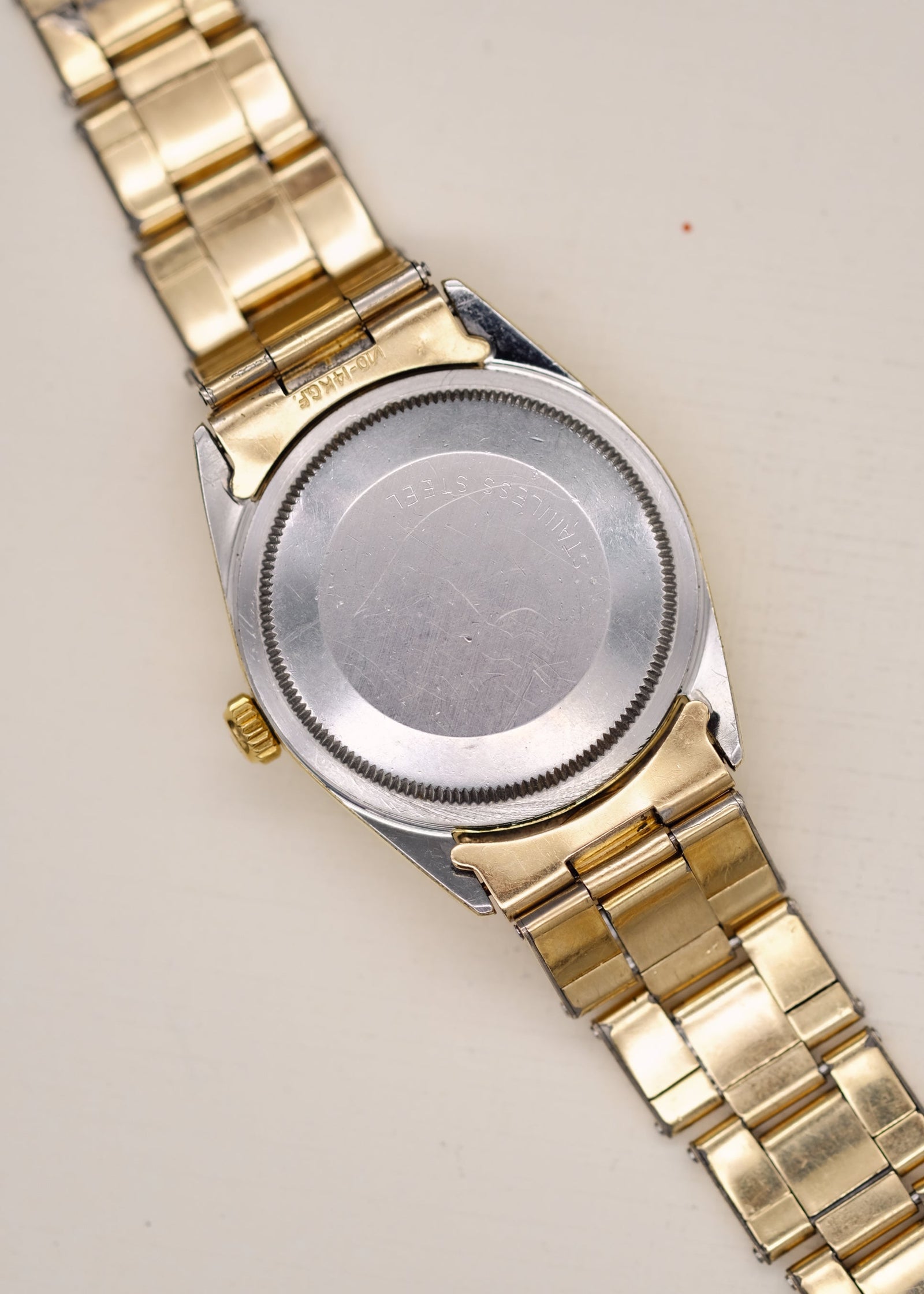 Rolex Oyster Perpetual Date 1550 14K Gold - 1978 – 25 Dials