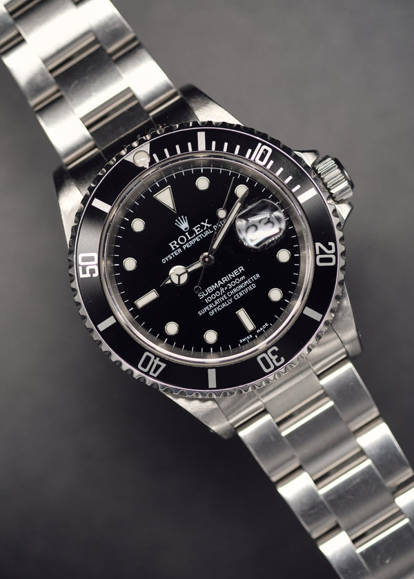 Rolex Submariner 16610 w/Papers - 1999